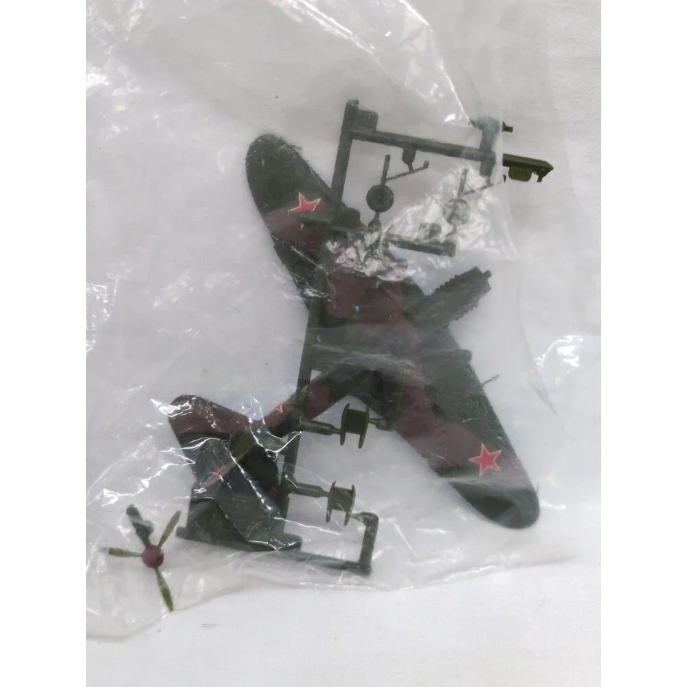 Zvezda Soviet Stormovik IL-2 1/144 Scale Model Kit